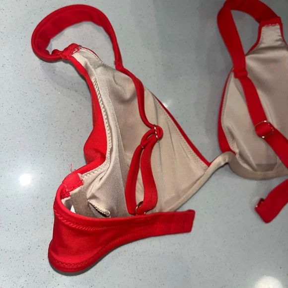 Red Bikini Top ❤️ - Picture 6 of 10